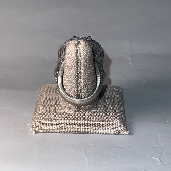 Oversized Pewter & Black Oval Poison Ring - Picture 2 of 7